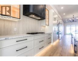 1028 18 Avenue NW - photo 4