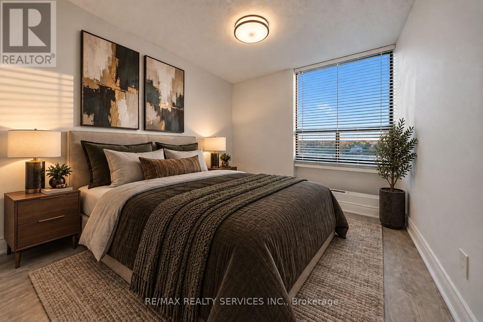 20 Mississauga Valley Boulevard — photo 28