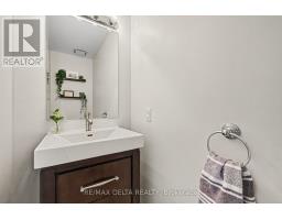 Bathroom - 145 Marrissa Avenue, Ottawa, ON K1J0A4 Photo 8