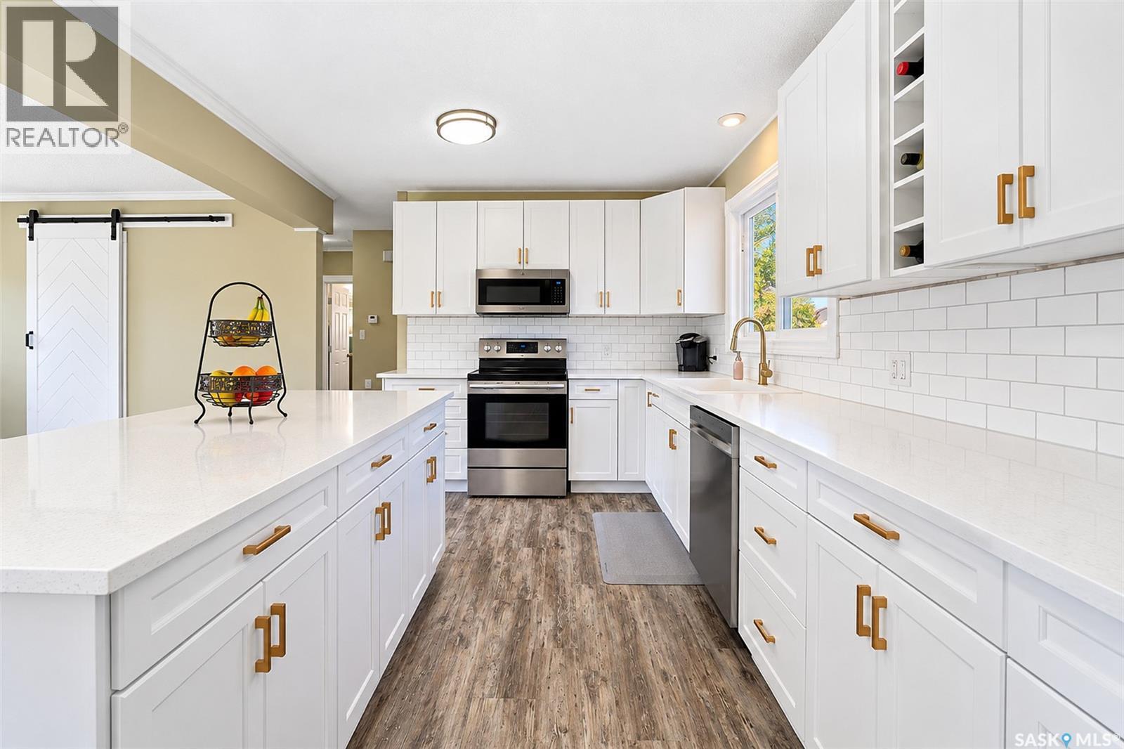 123 2nd AVENUE E - 15
