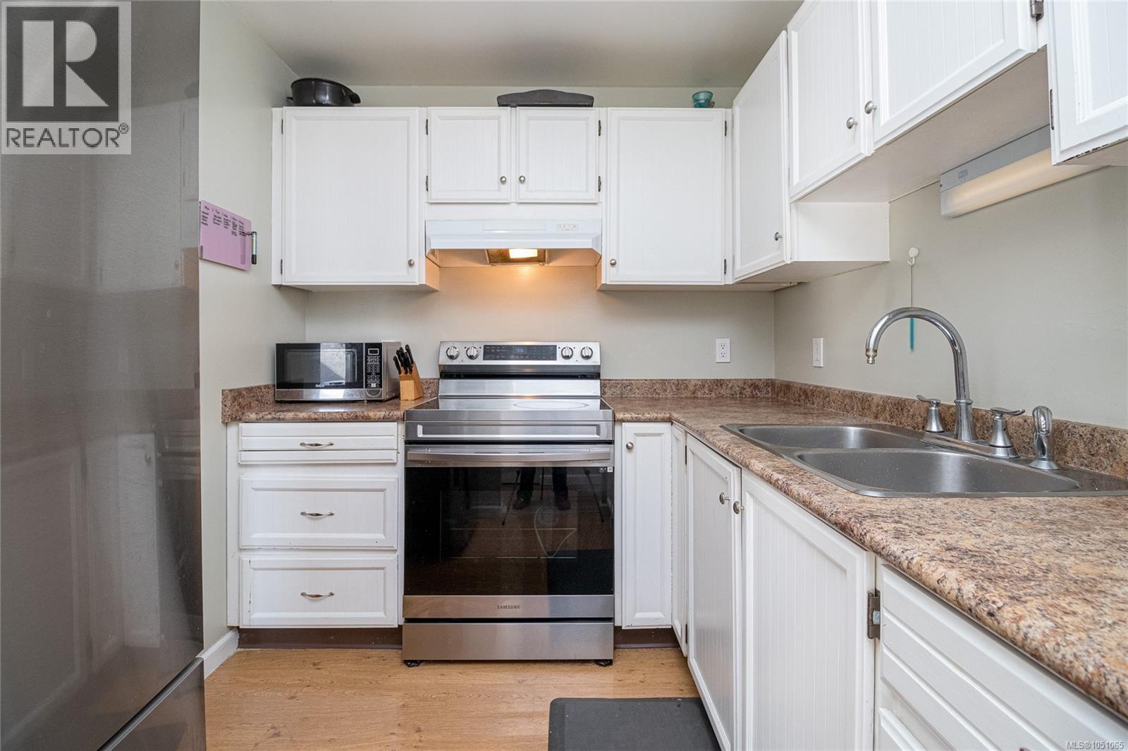 #204 877 Ellery St - 7