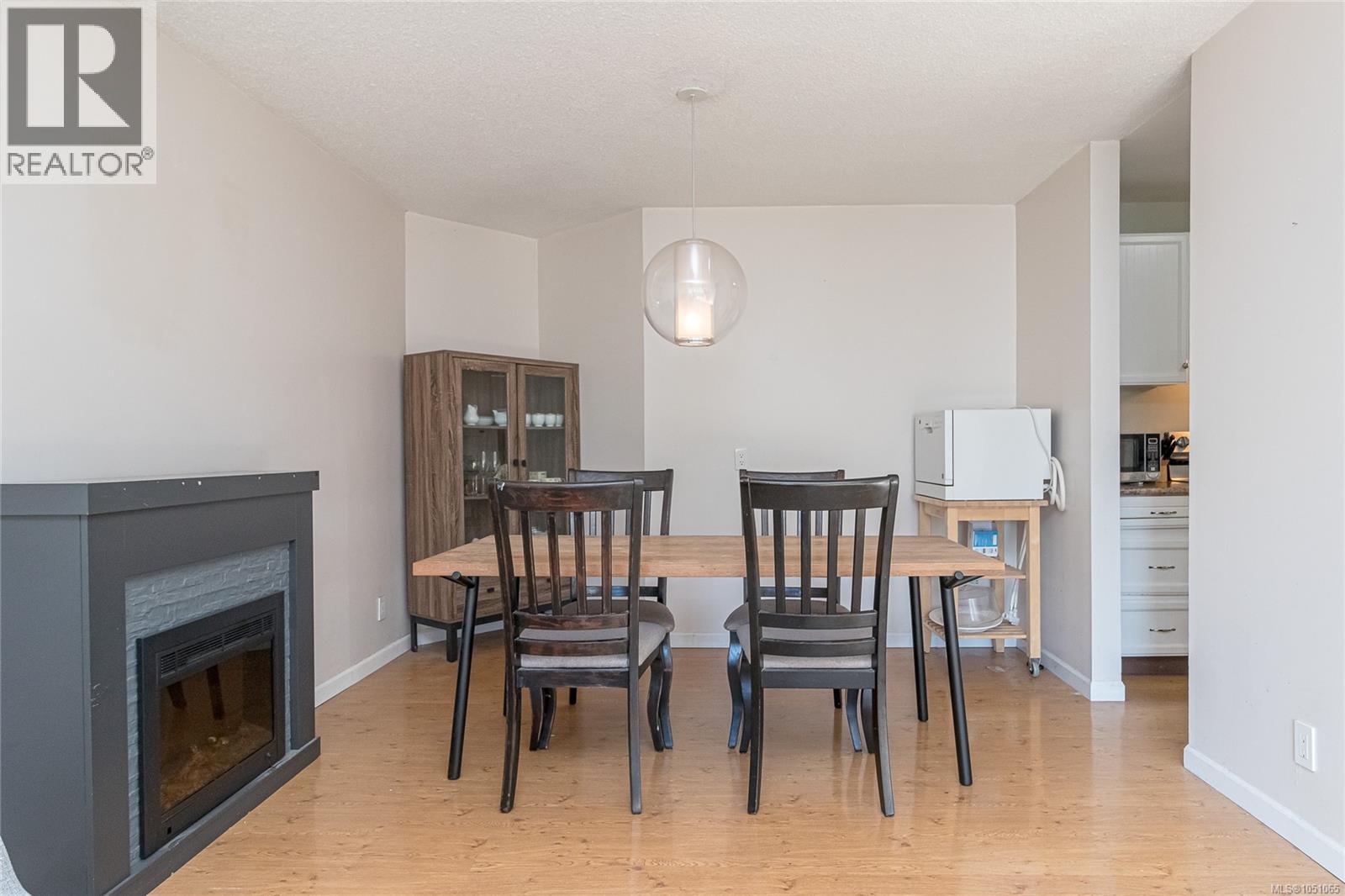#204 877 Ellery St - 4