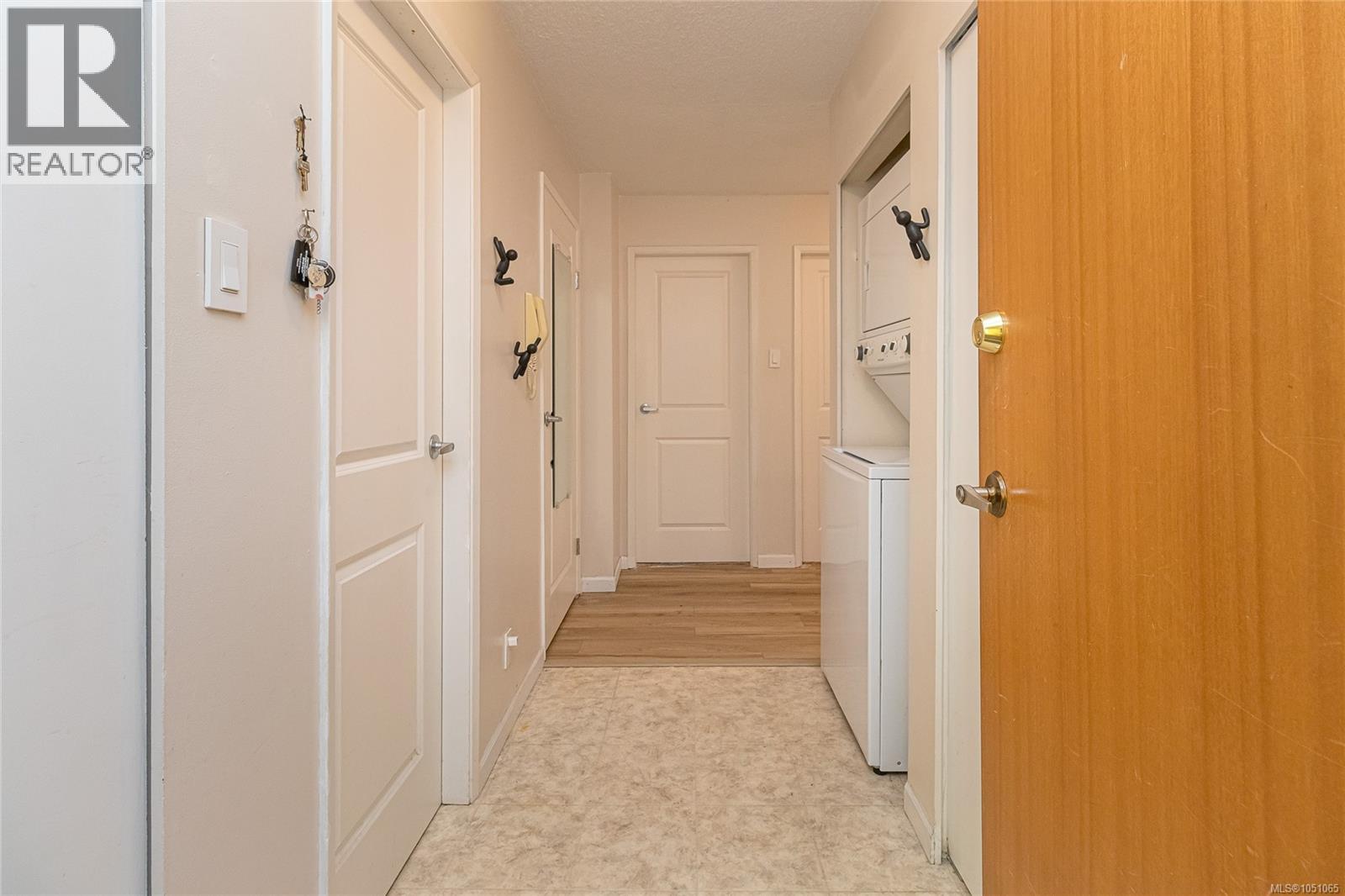 #204 877 Ellery St - 17
