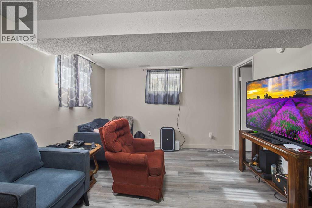 5515 45 Avenue - 16