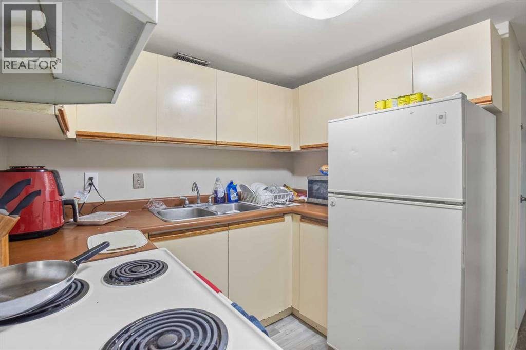5515 45 Avenue - 18