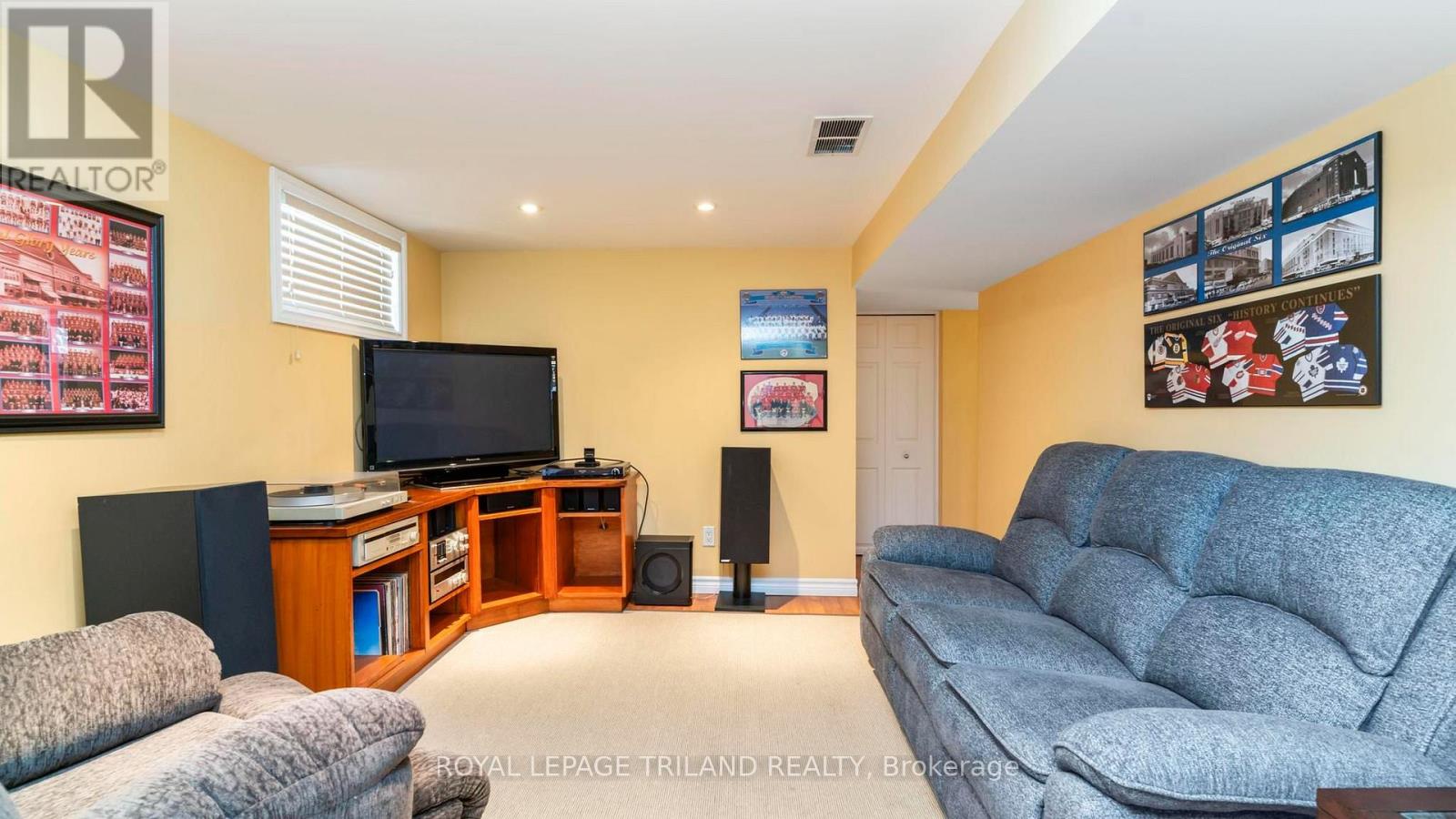 7 ERIE AVENUE - Image 33