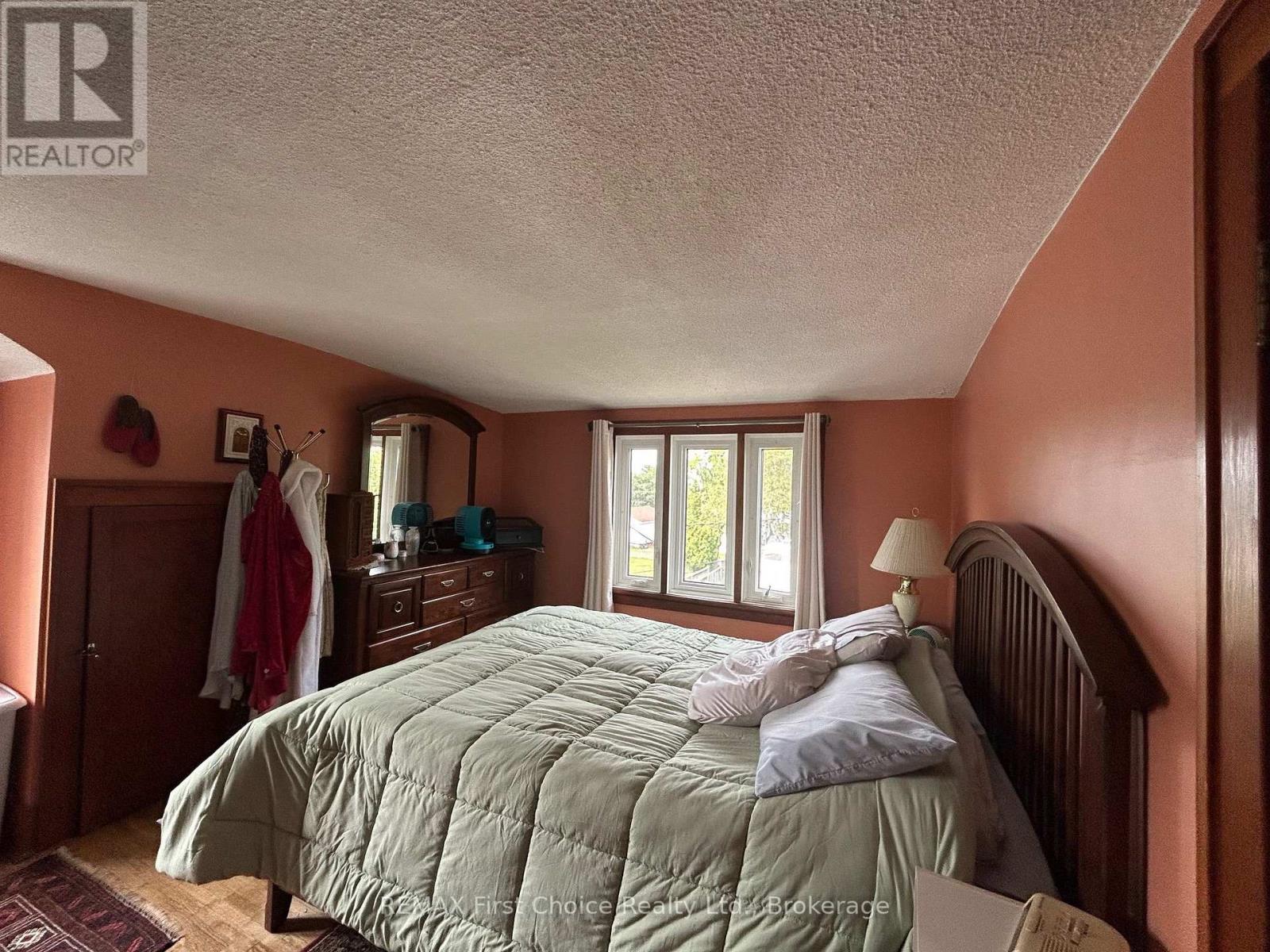 245 Francis Street West — photo 21