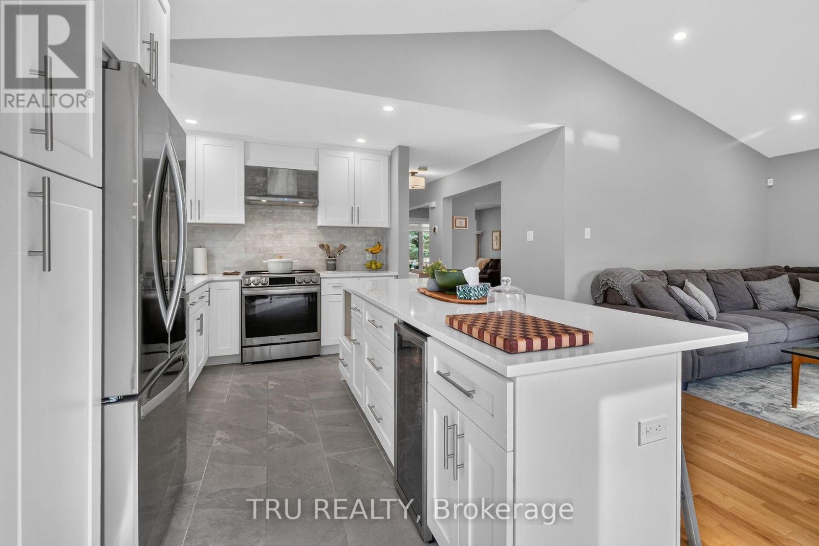 986 SHEENBORO CRESCENT - Image 13