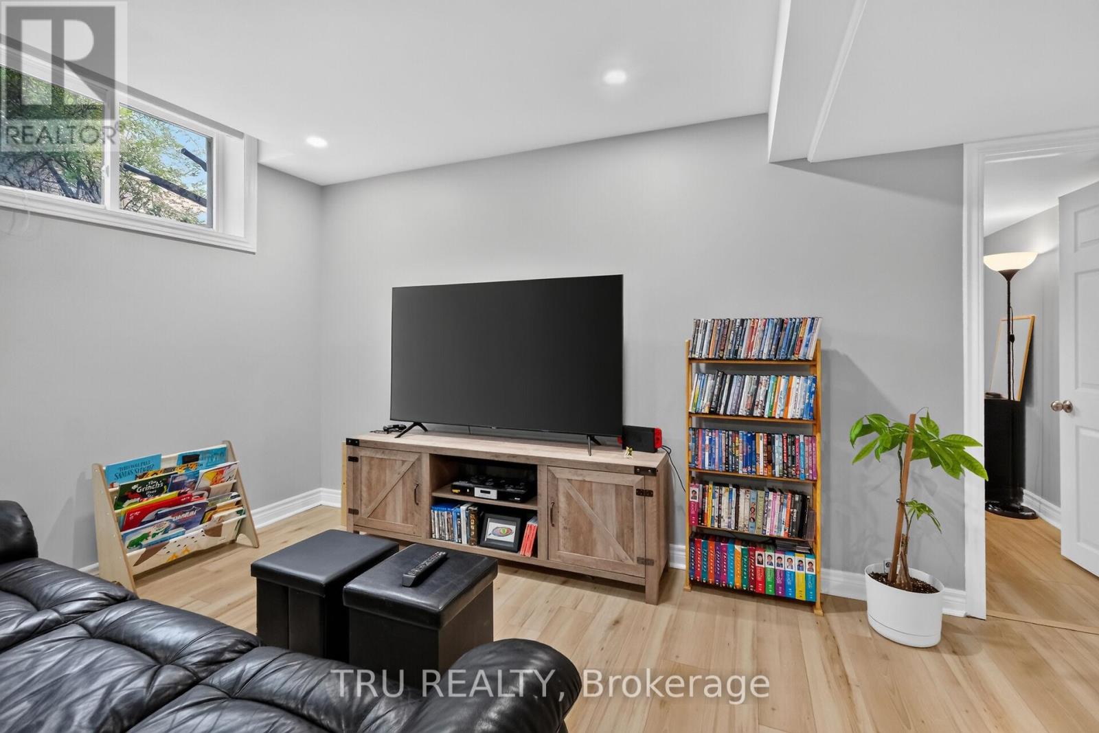 986 SHEENBORO CRESCENT - Image 33