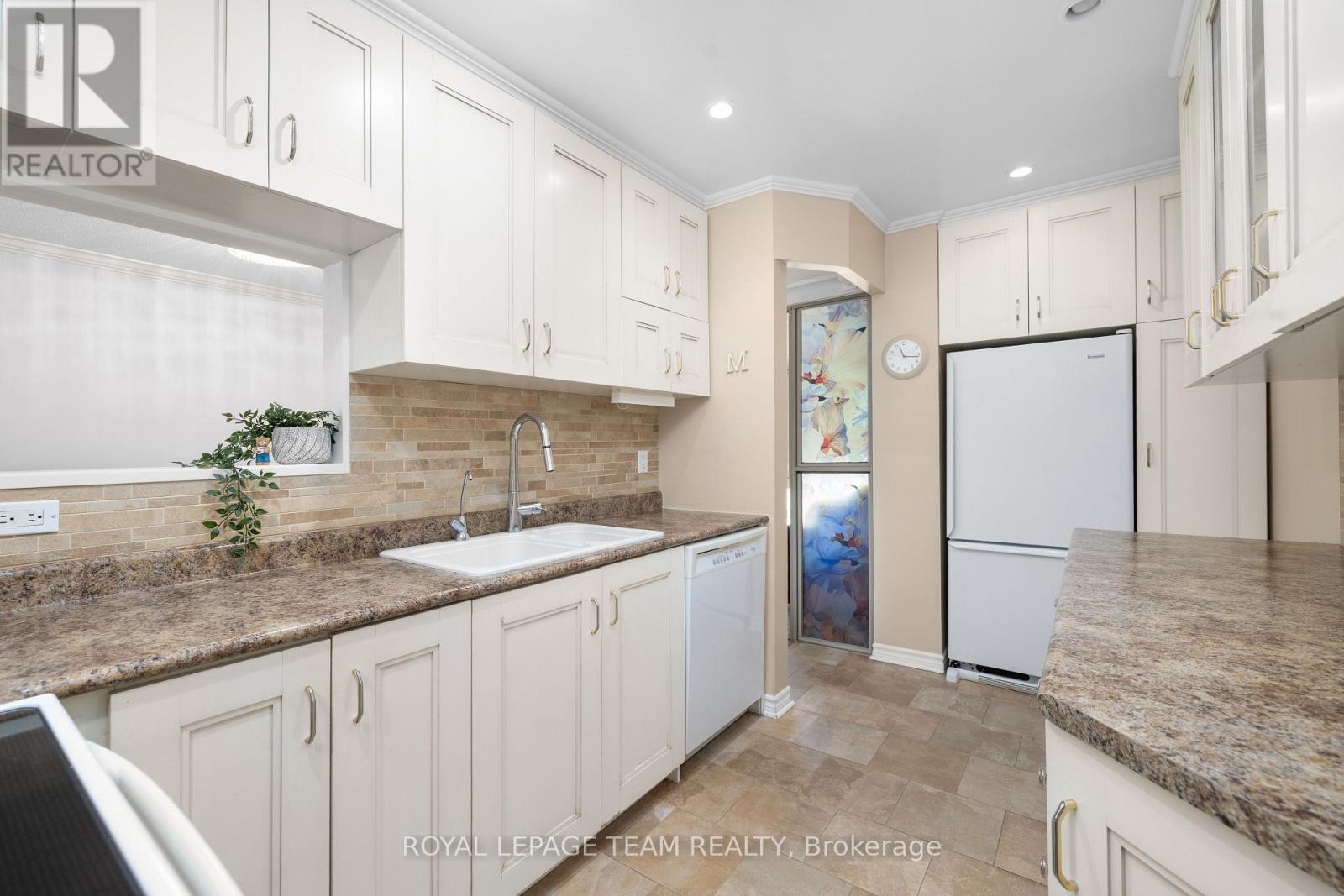 #102 960 TERON ROAD S - Image 13