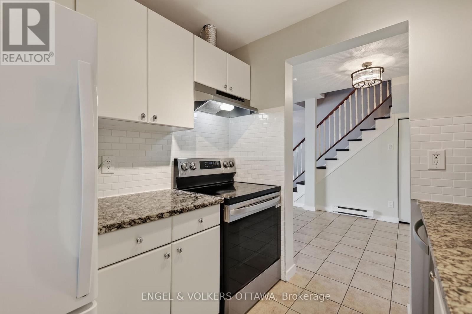 29 Woodvale Green Drive — photo 19