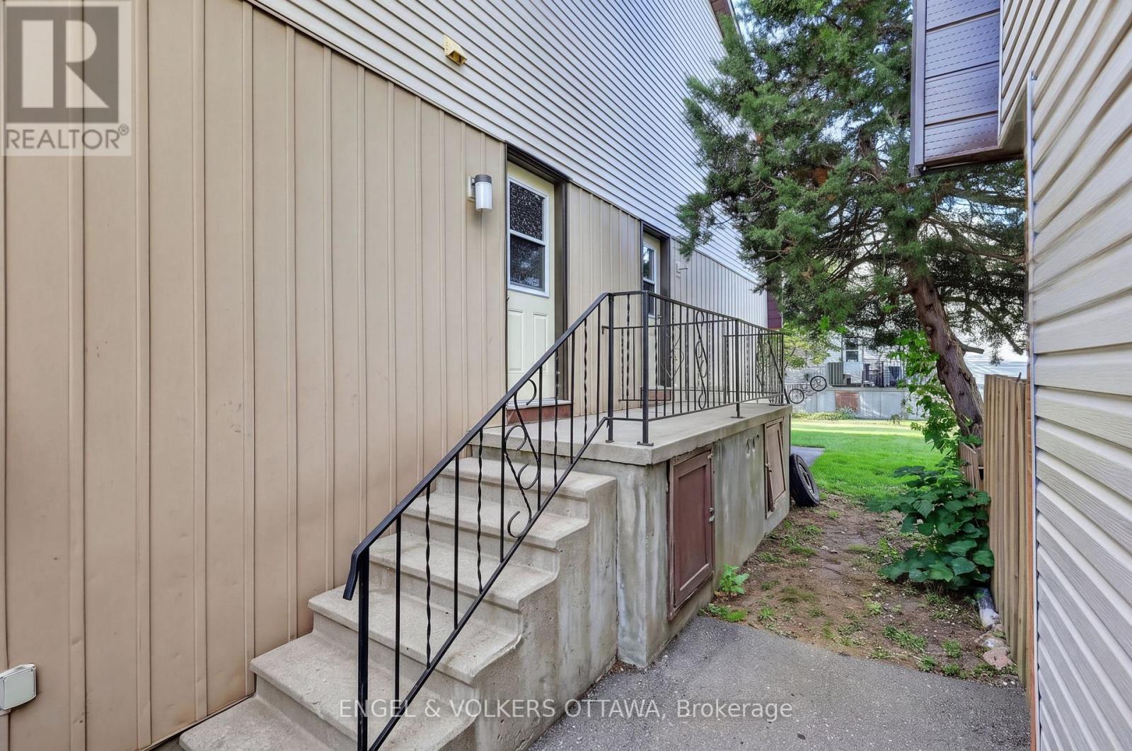 29 Woodvale Green Drive — photo 35