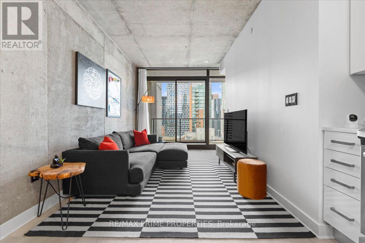 224 LYON STREET N - 10