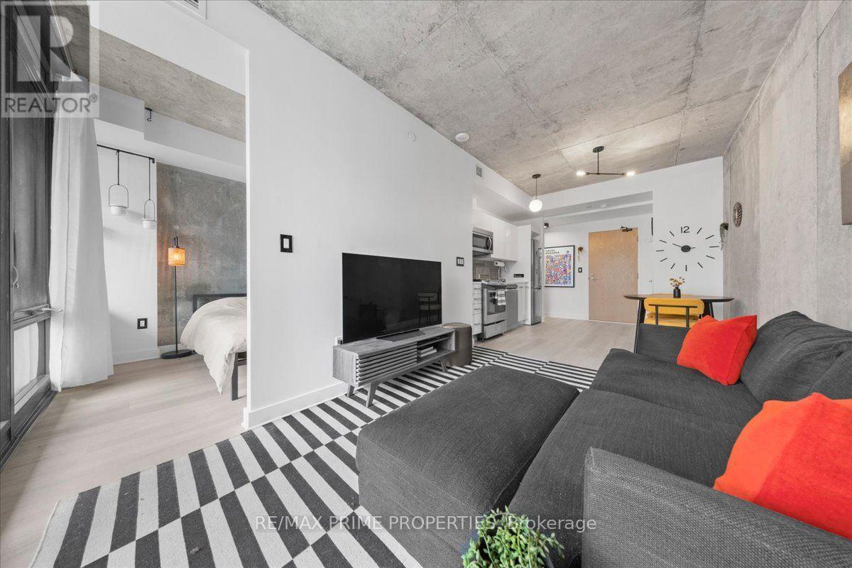 224 LYON STREET N - 13