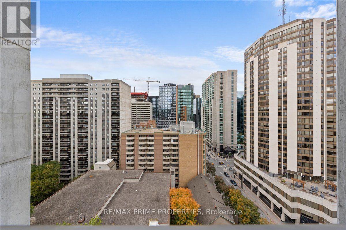 224 LYON STREET N - 20