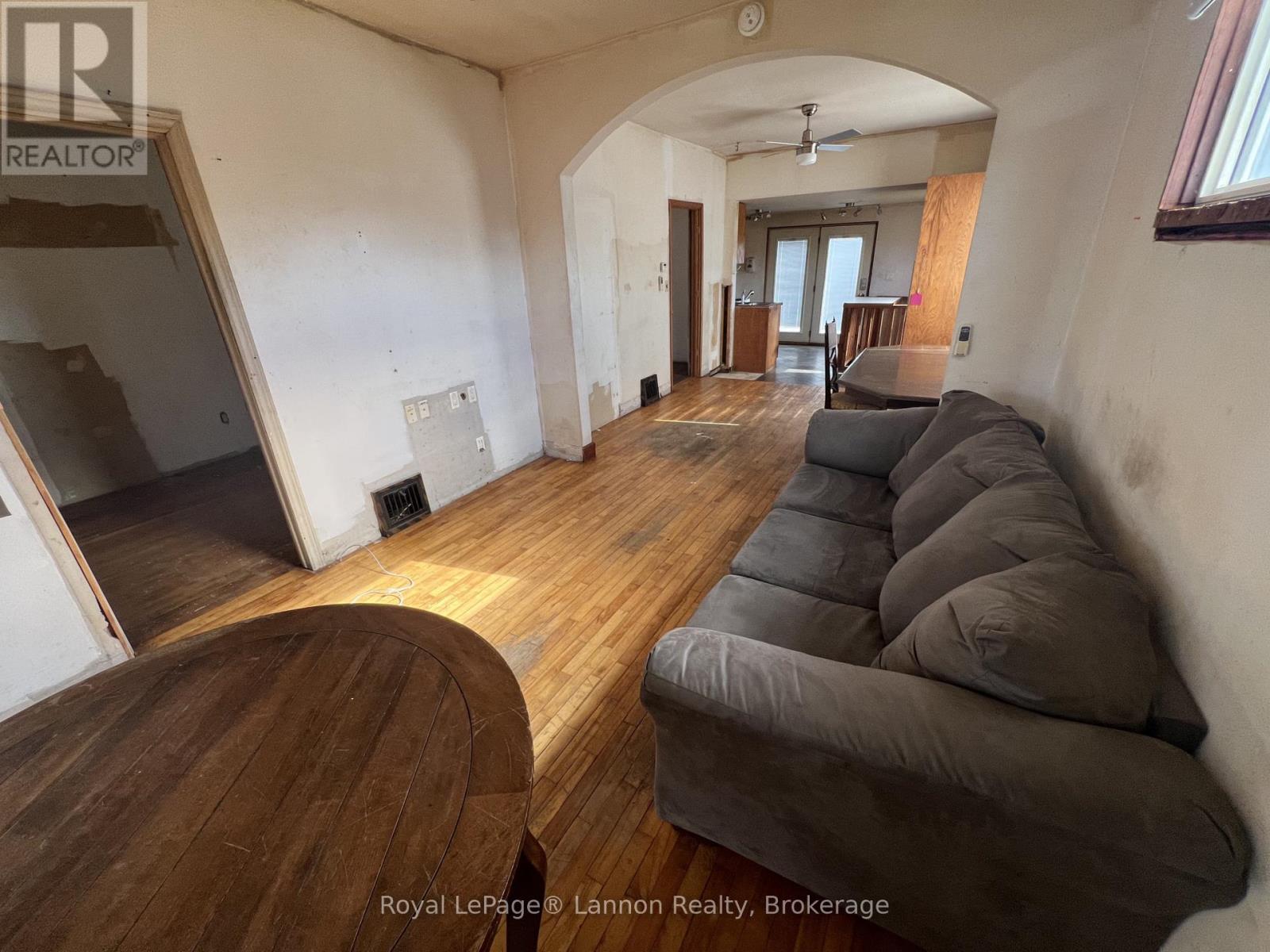 1612 CRAWFORD AVENUE - 11