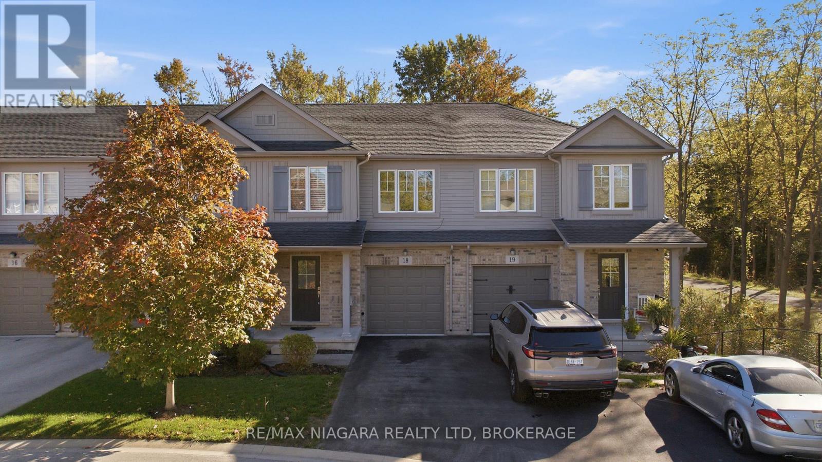 #18 340 PROSPECT POINT ROAD N - 1
