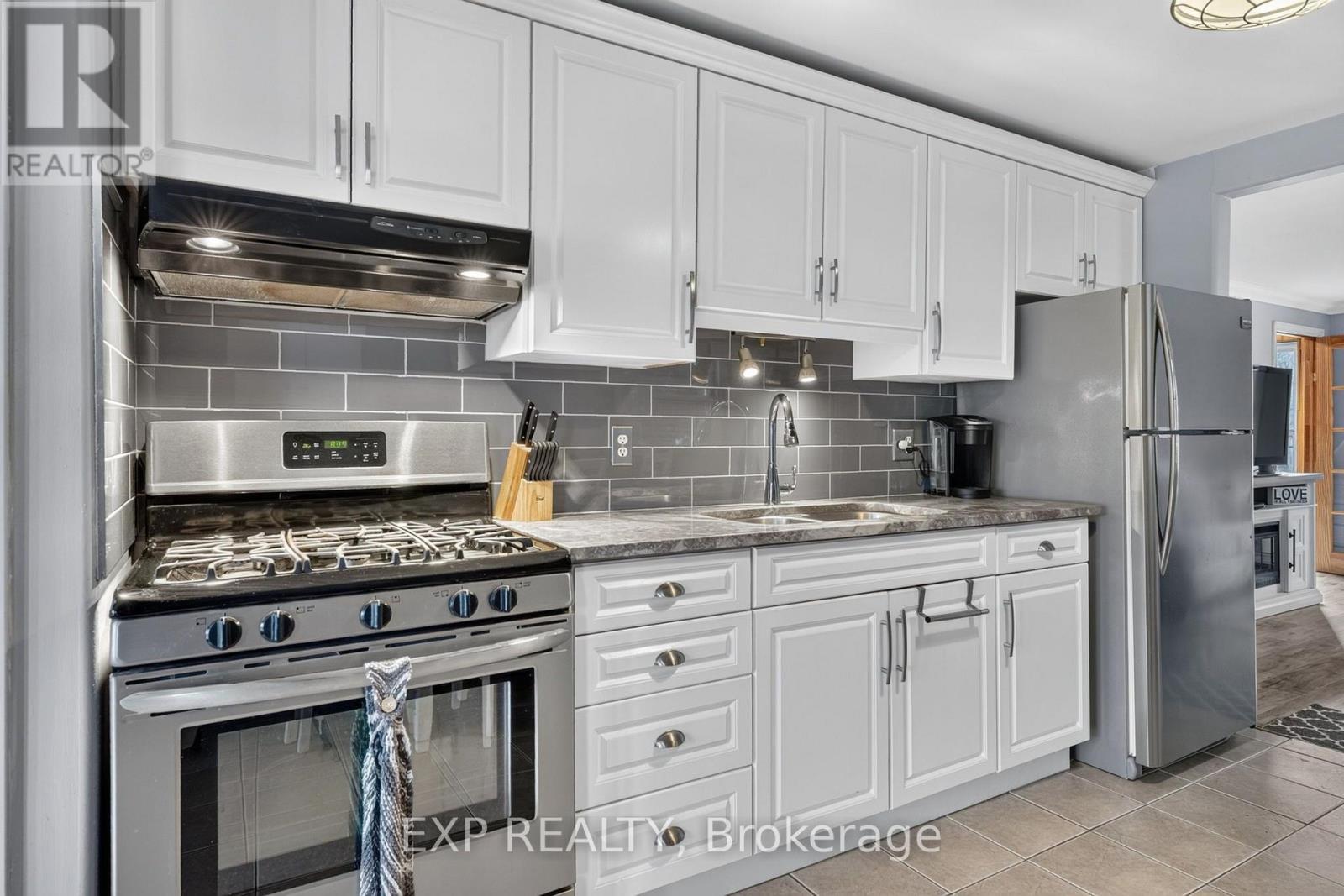 6063 CADHAM STREET - Image 13