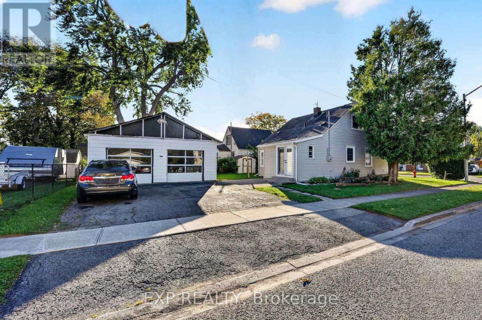 6063 CADHAM STREET - Image 36
