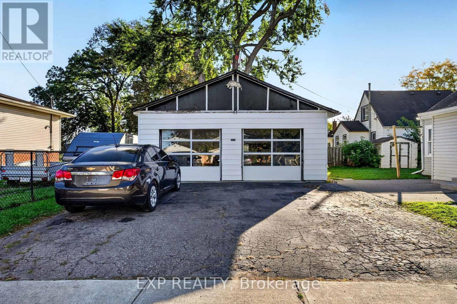 6063 CADHAM STREET - Image 37