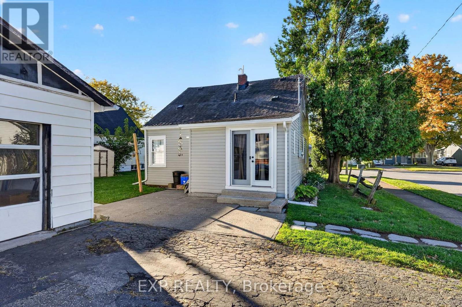 6063 CADHAM STREET - Image 38