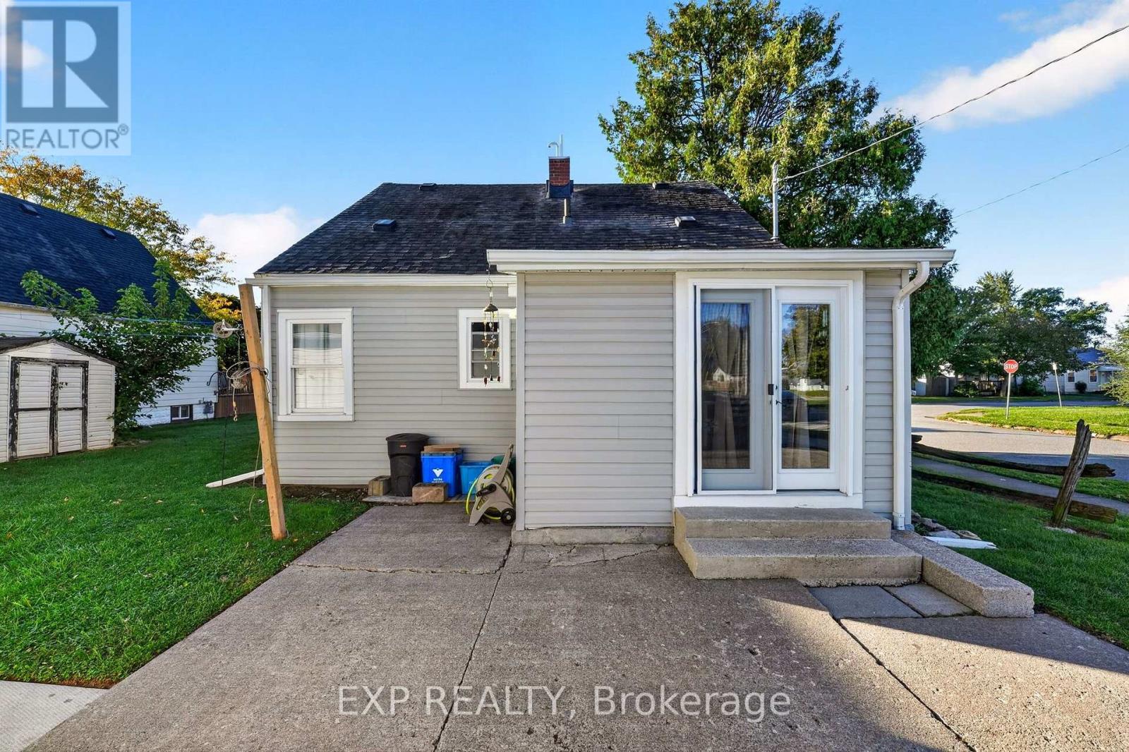 6063 CADHAM STREET - Image 39