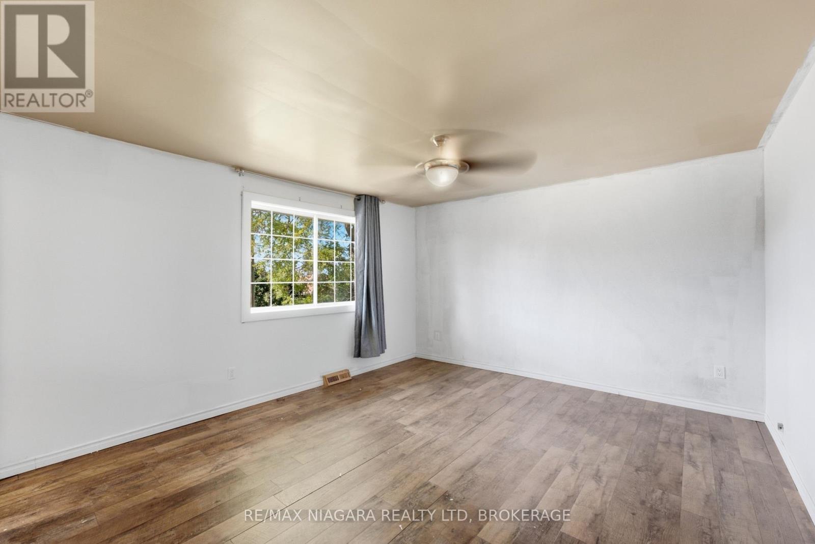 163 CHAMPLAIN DRIVE - 22