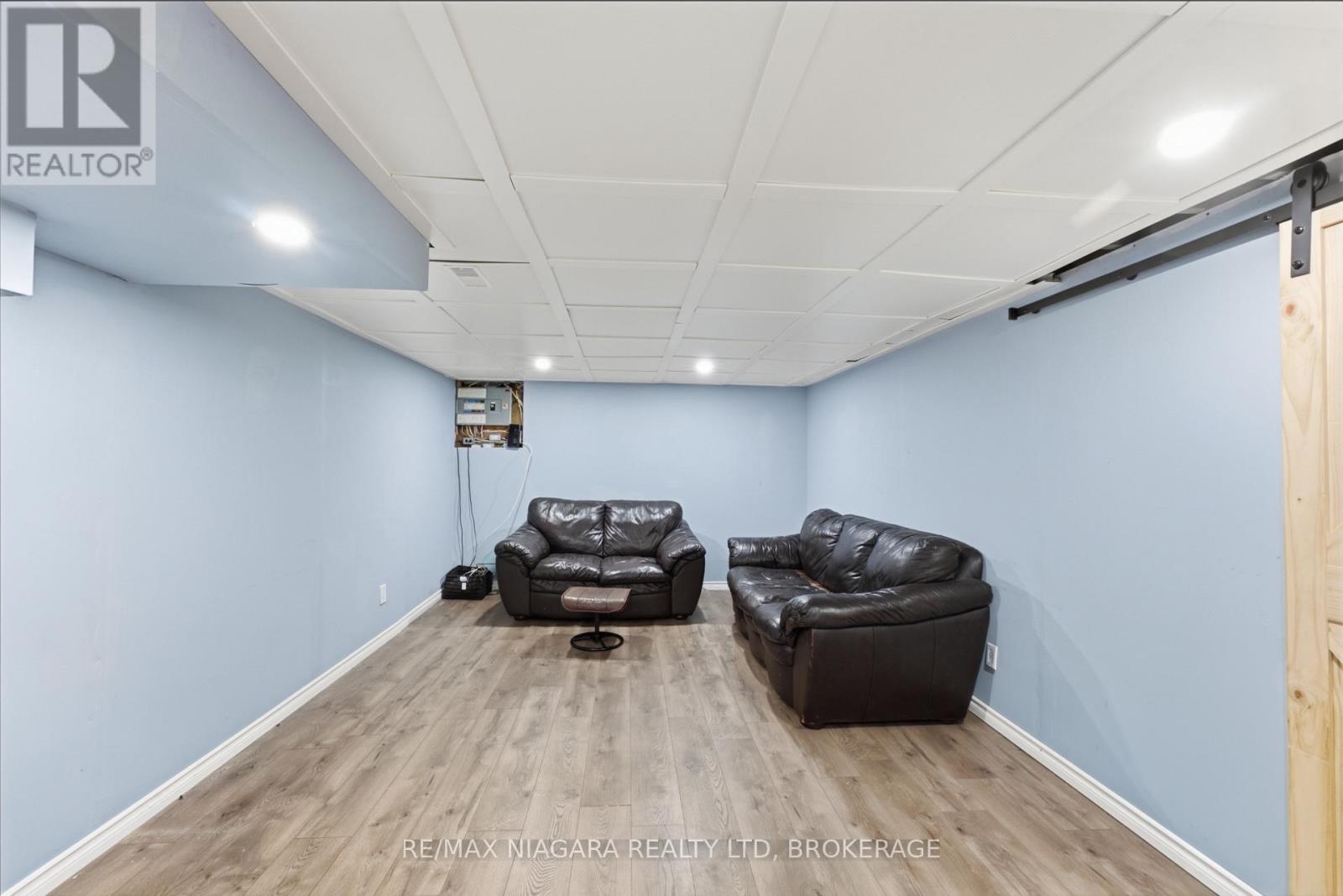 163 CHAMPLAIN DRIVE - 27
