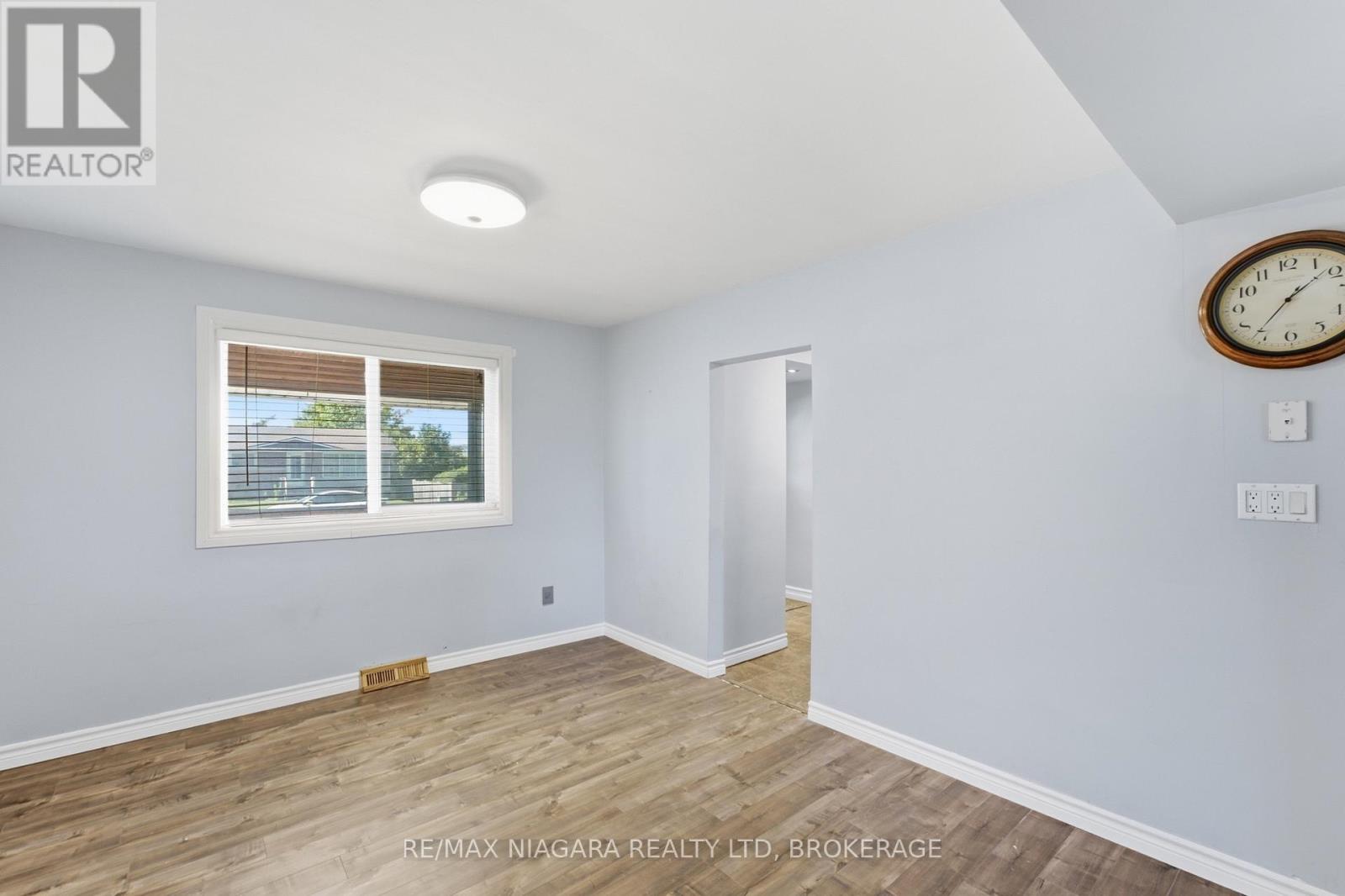 163 CHAMPLAIN DRIVE - Image 8