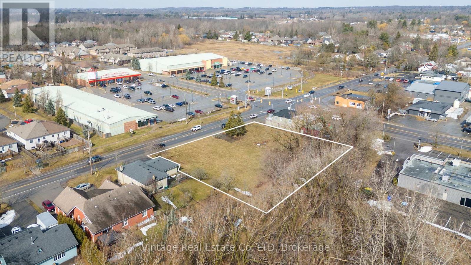 592 South Pelham Road — photo 8