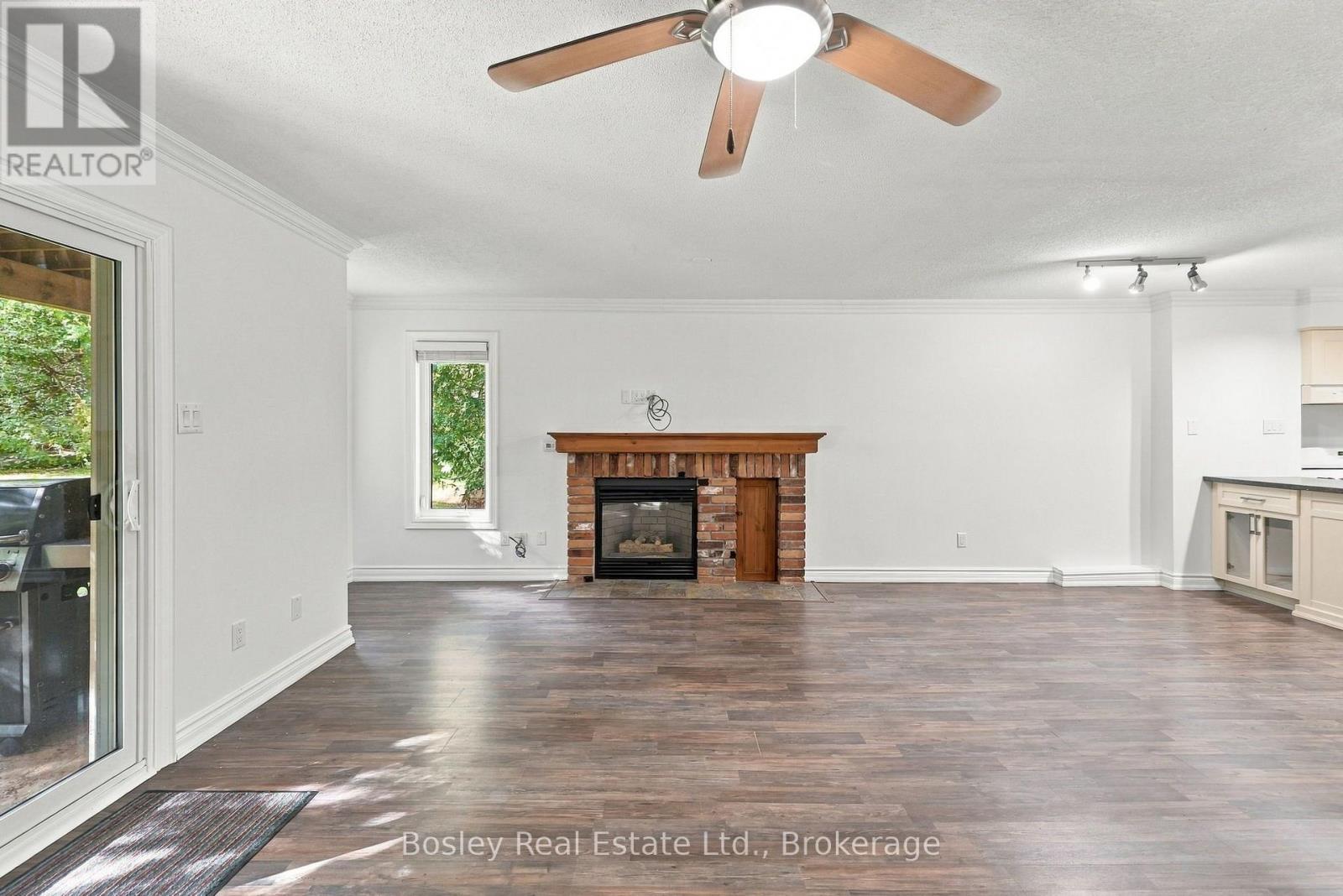 552 Oxbow Crescent — photo 16