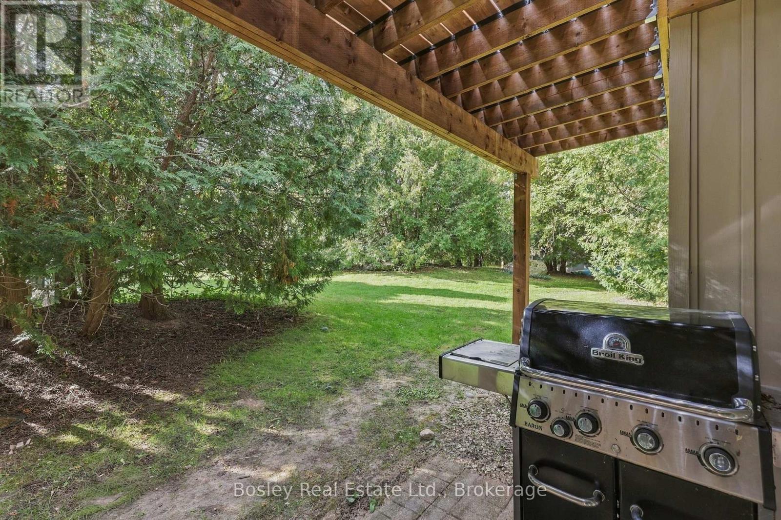 552 Oxbow Crescent — photo 22