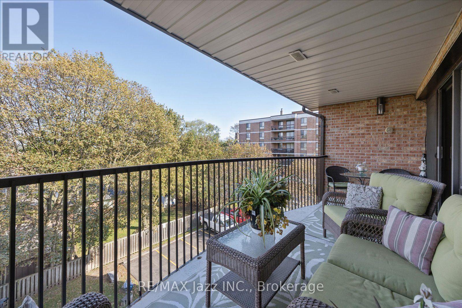 405- 337 Simcoe Street North, Oshawa, ON photo 16