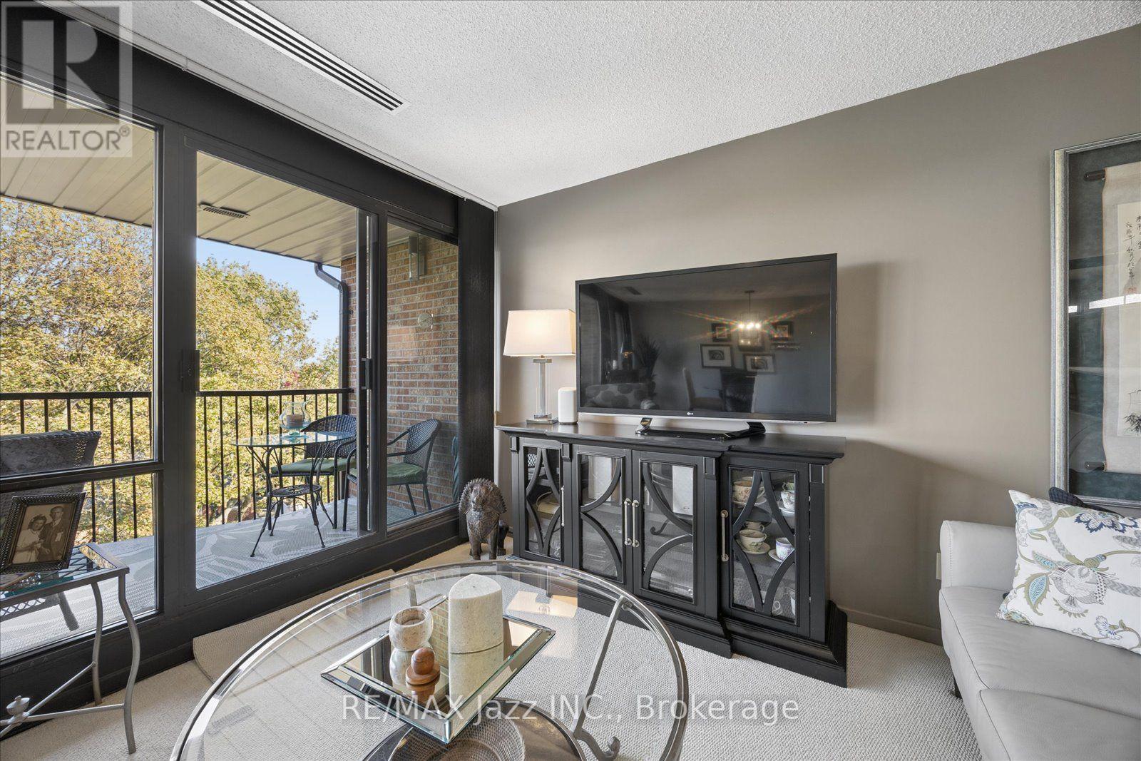 #405 337 SIMCOE STREET N - 18