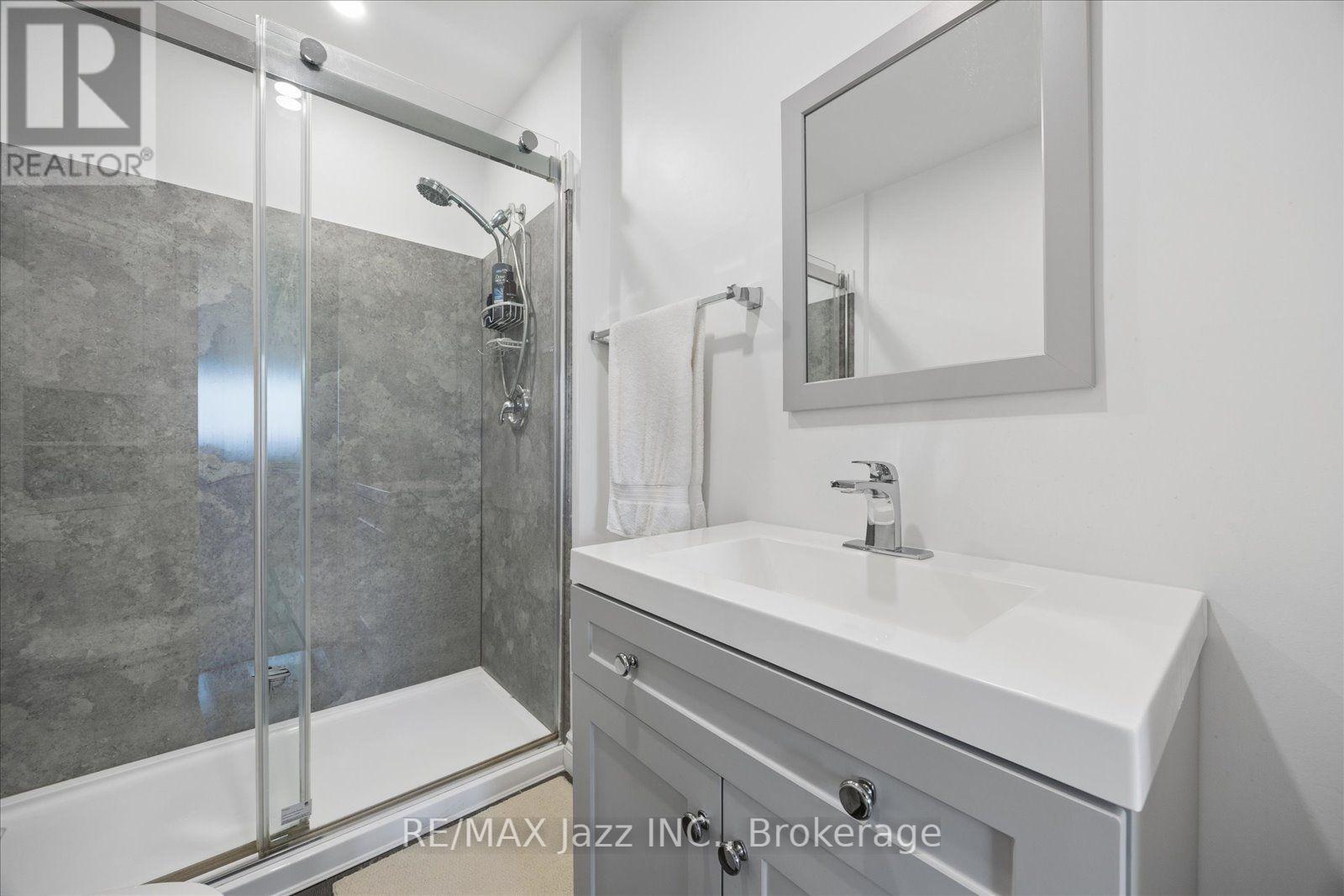 405- 337 Simcoe Street North, Oshawa, ON photo 32