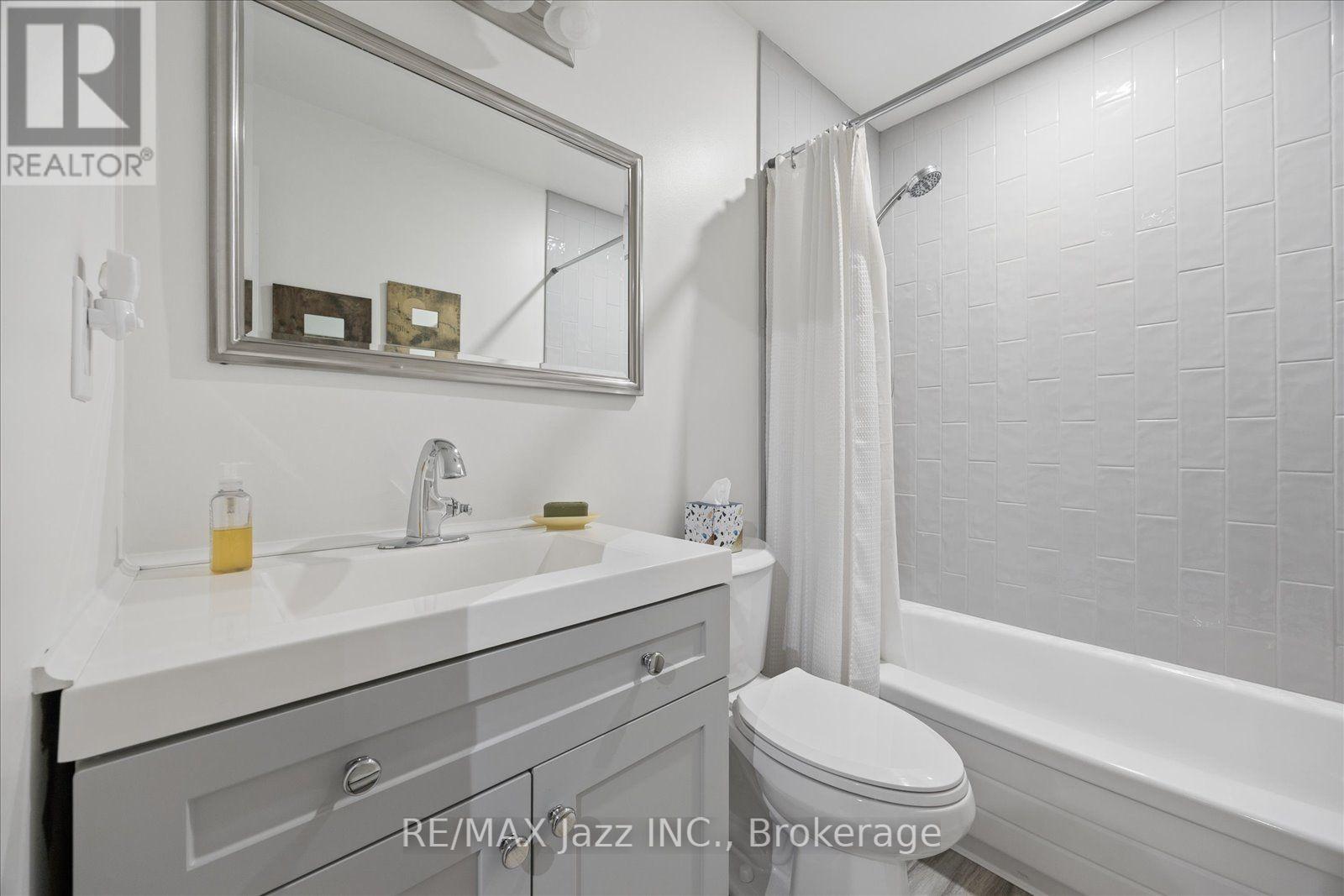 #405 337 SIMCOE STREET N - 38