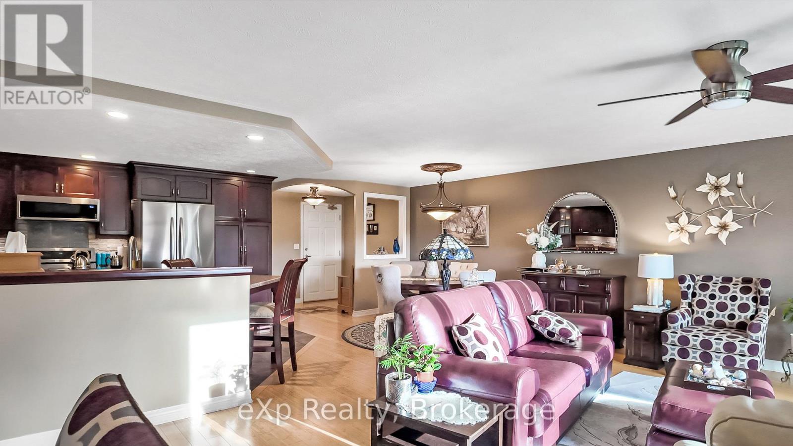 #304 125 WILLIAM STREET N - 13