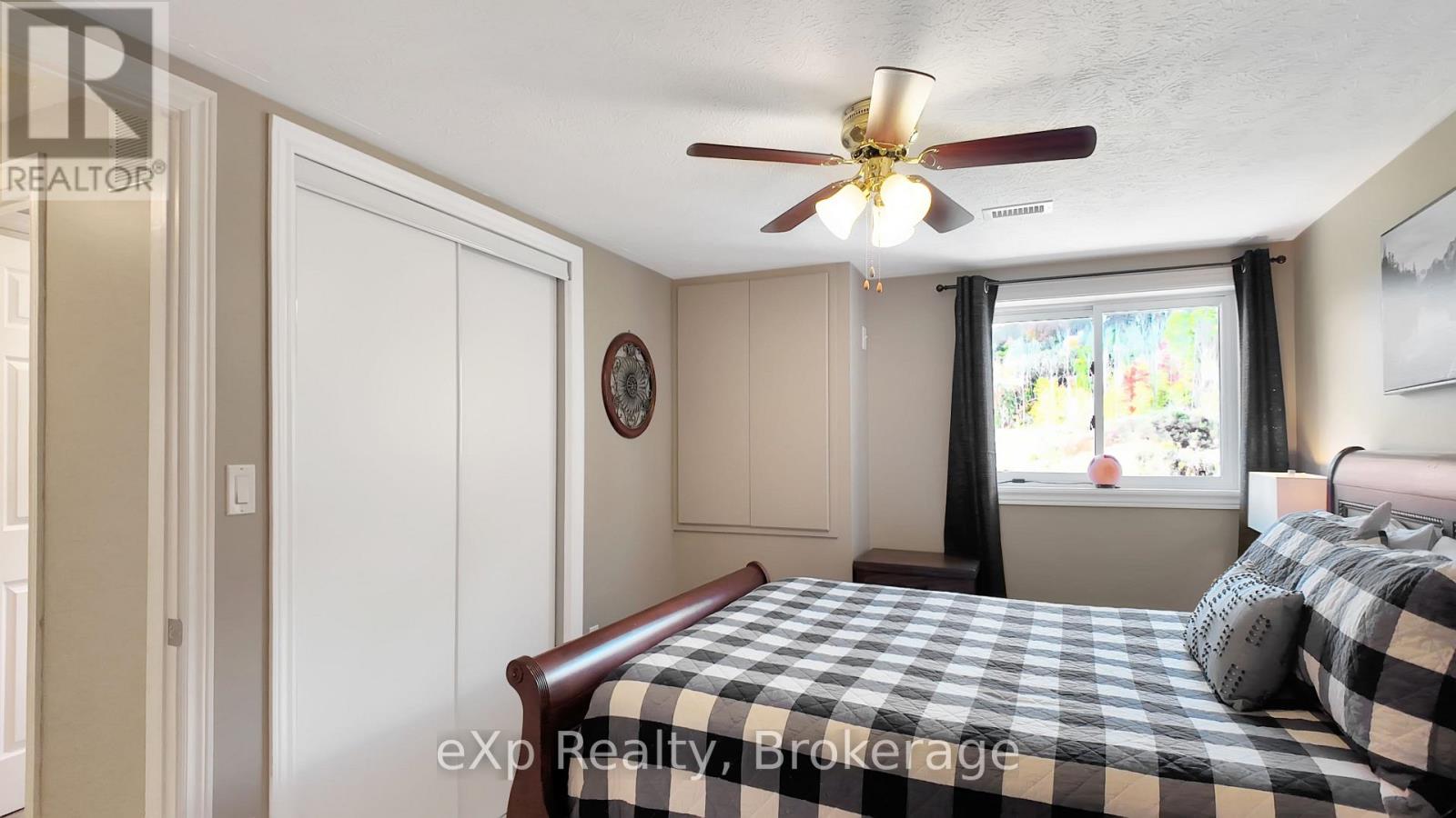 #304 125 WILLIAM STREET N - 21