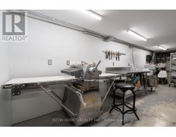 689 St Clair Avenue W, Toronto, ON M6C1B2 Photo 12