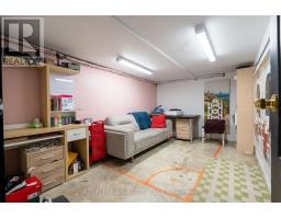 689 St Clair Avenue W, Toronto, ON M6C1B2 Photo 15