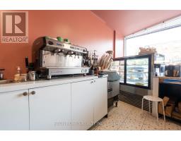 689 St Clair Avenue W, Toronto, ON M6C1B2 Photo 7