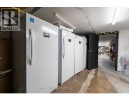 689 St Clair Avenue W, Toronto, ON M6C1B2 Photo 9