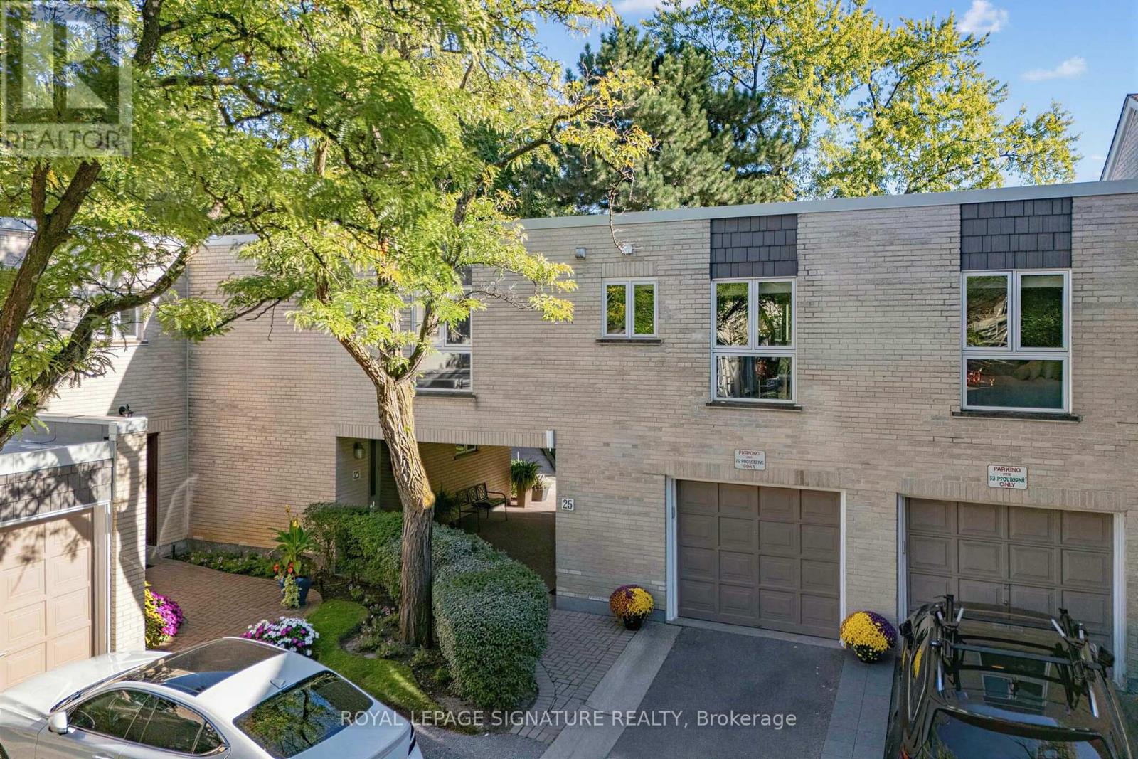 25 Proudbank Millway, Toronto, ON photo 1