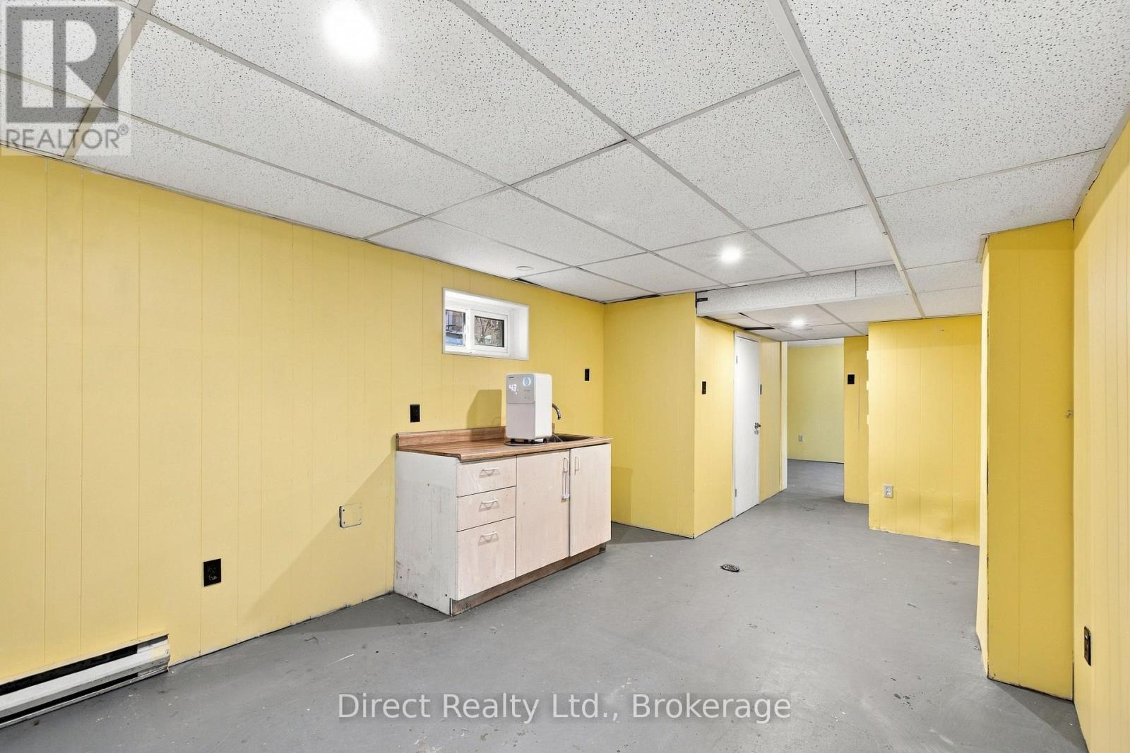 32 MEYERS STREET - 14