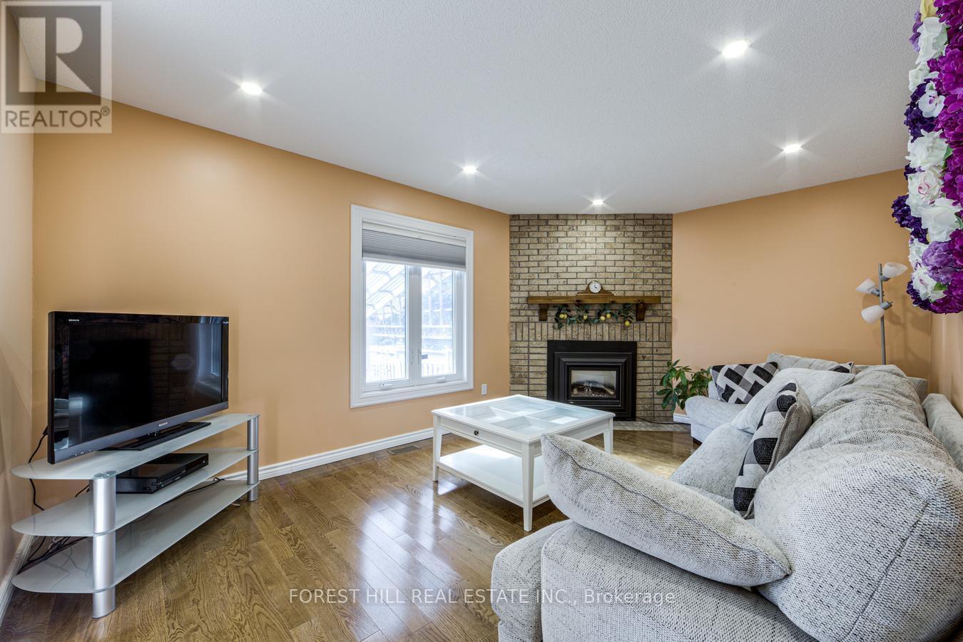 13 SHALE DRIVE - 12