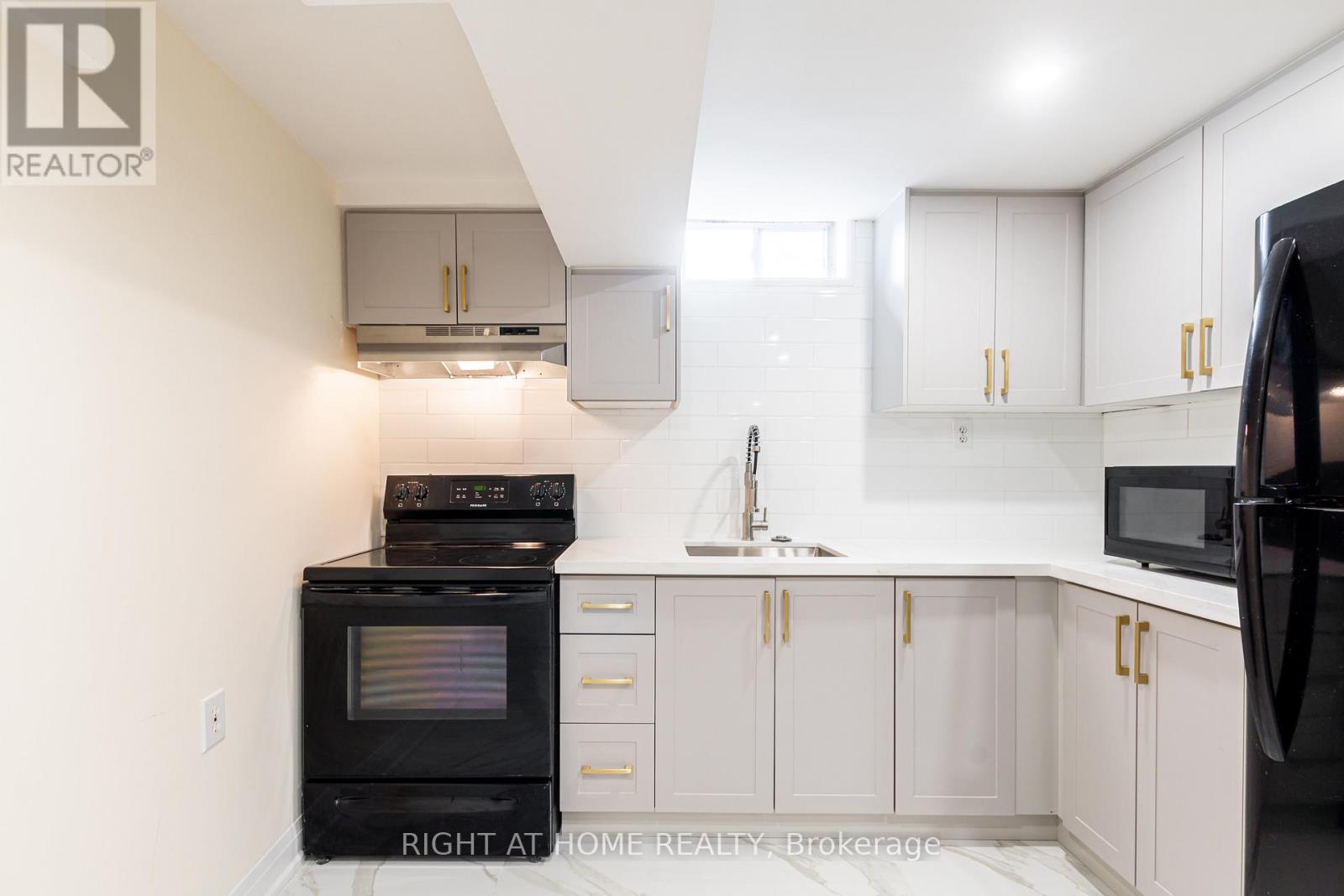 Basement- 43 Greenbush Place, Whitby, ON photo 15