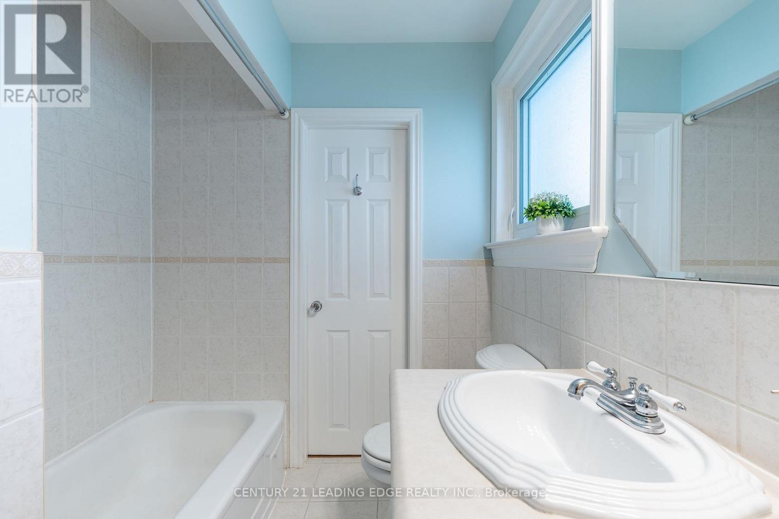 18 Horizon Crescent, Toronto, ON photo 23