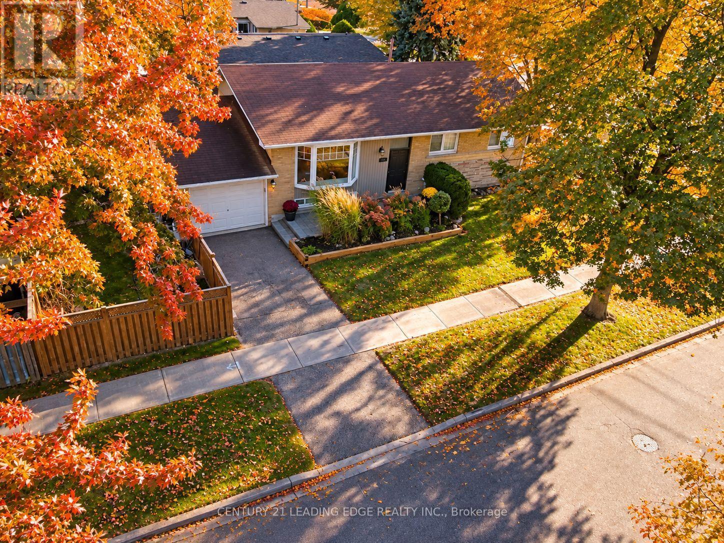 18 HORIZON CRESCENT - 34