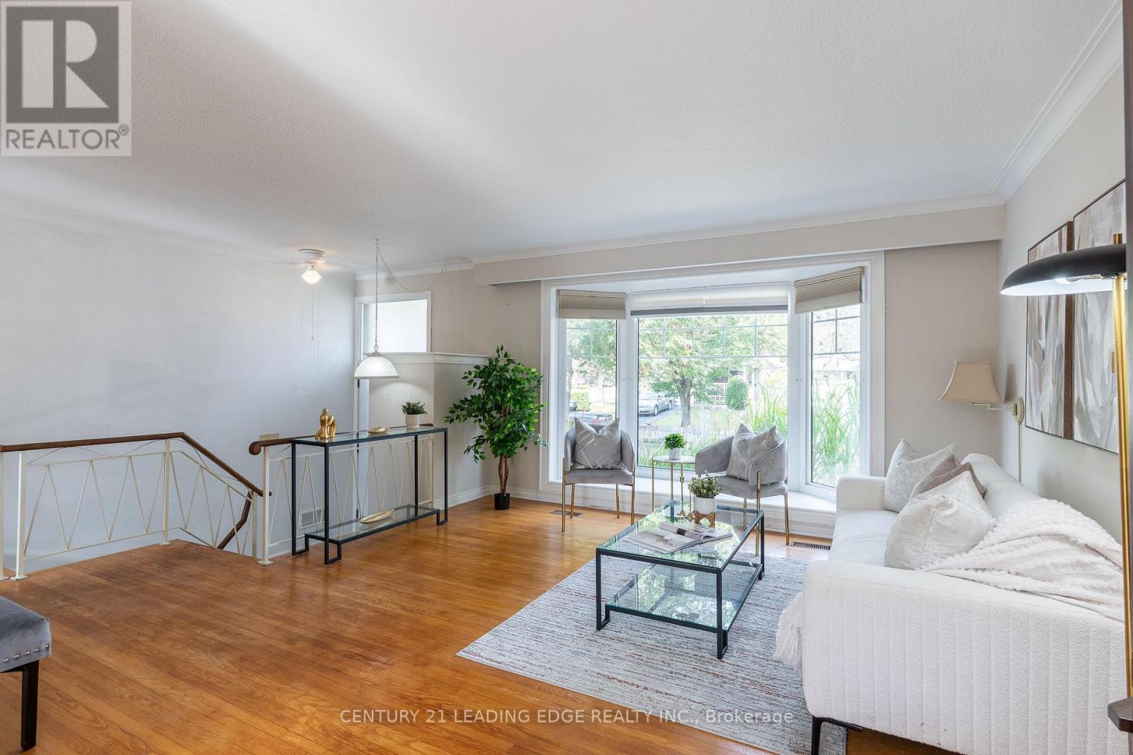 18 Horizon Crescent, Toronto, ON photo 4