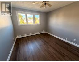 39 Canada Drive thumbnail 15